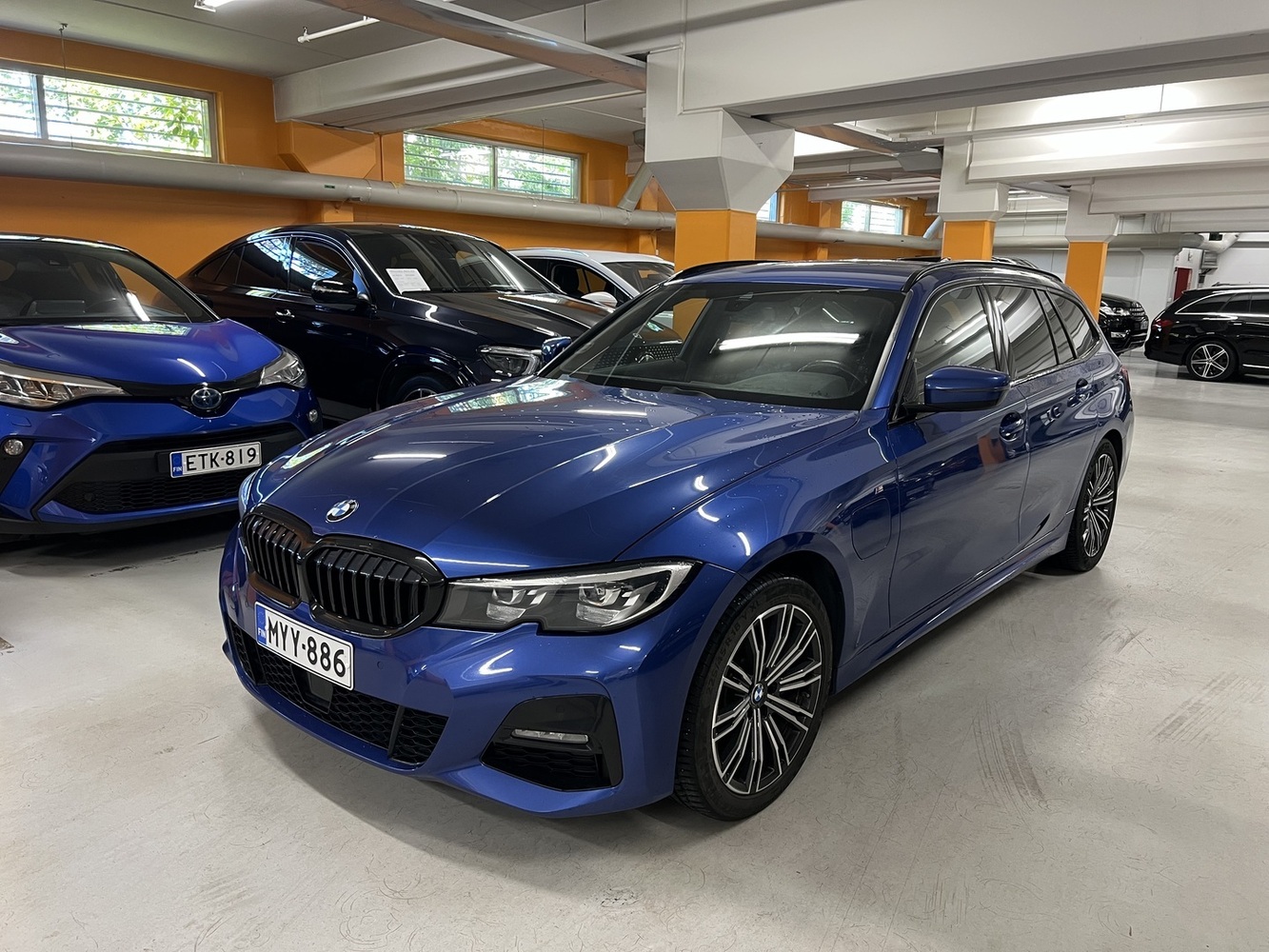 BMW 330 vaihtoauto