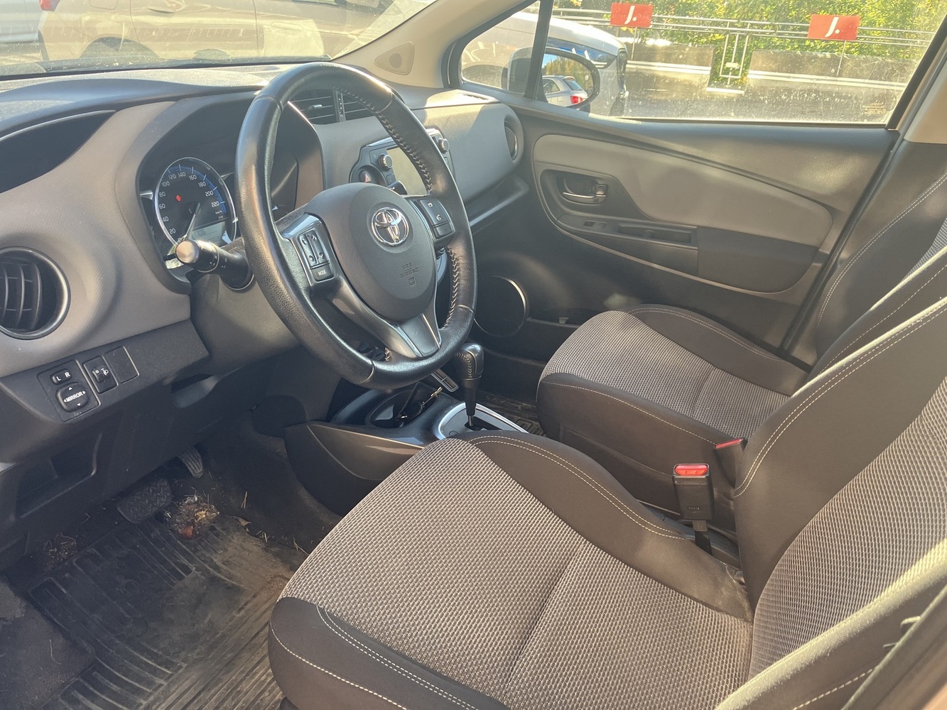 Toyota Yaris vaihtoauto