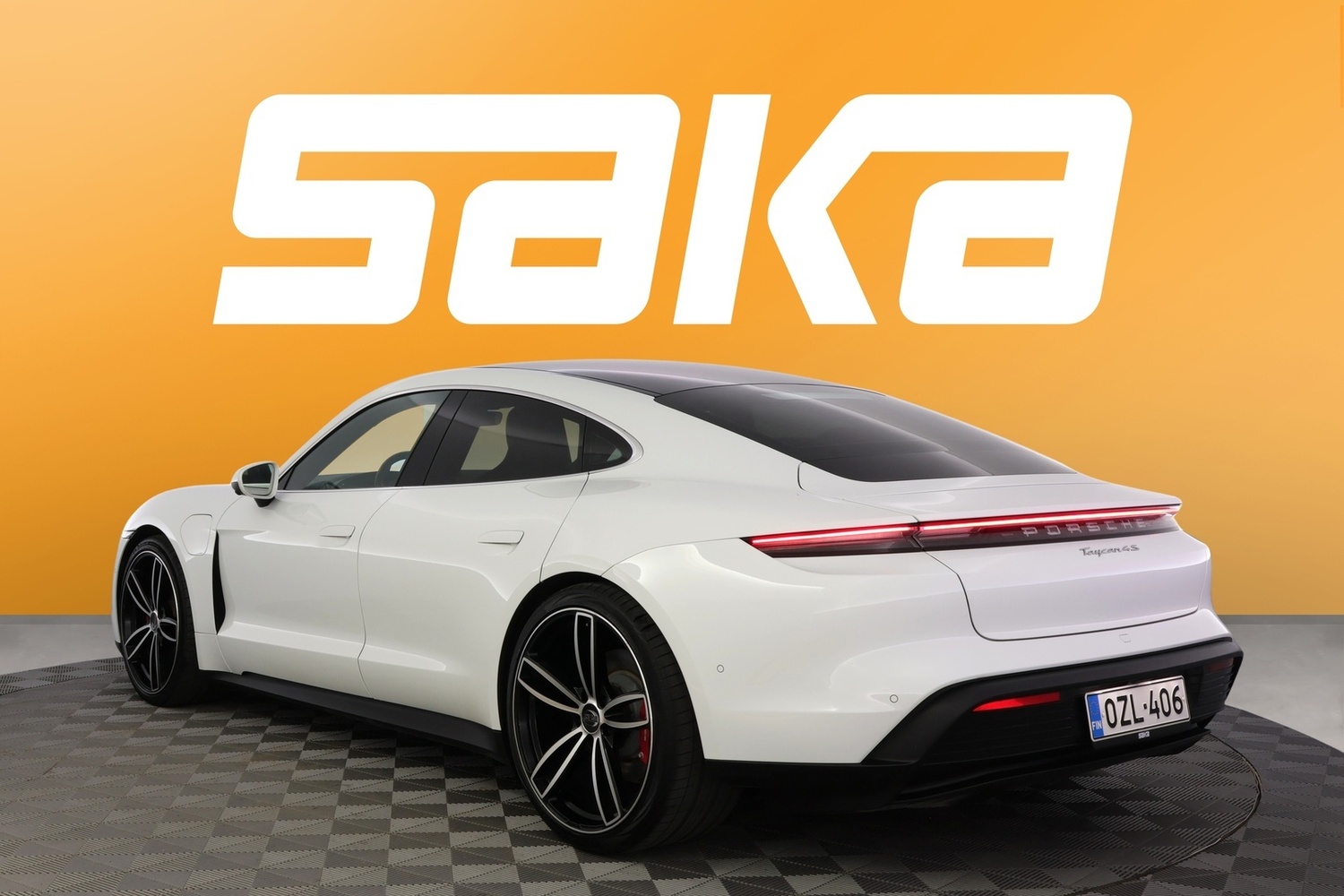 Porsche Taycan vaihtoauto