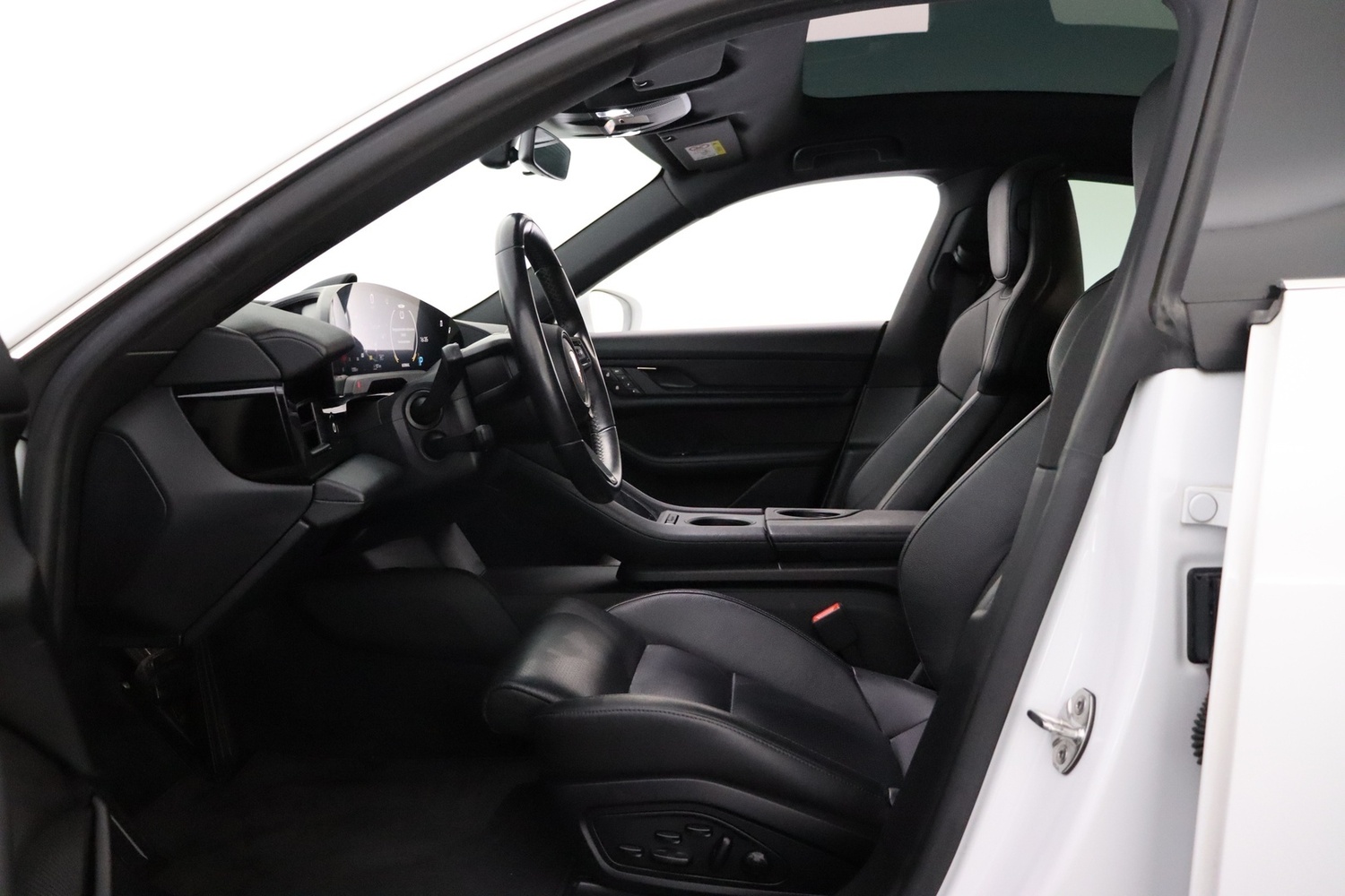Porsche Taycan vaihtoauto