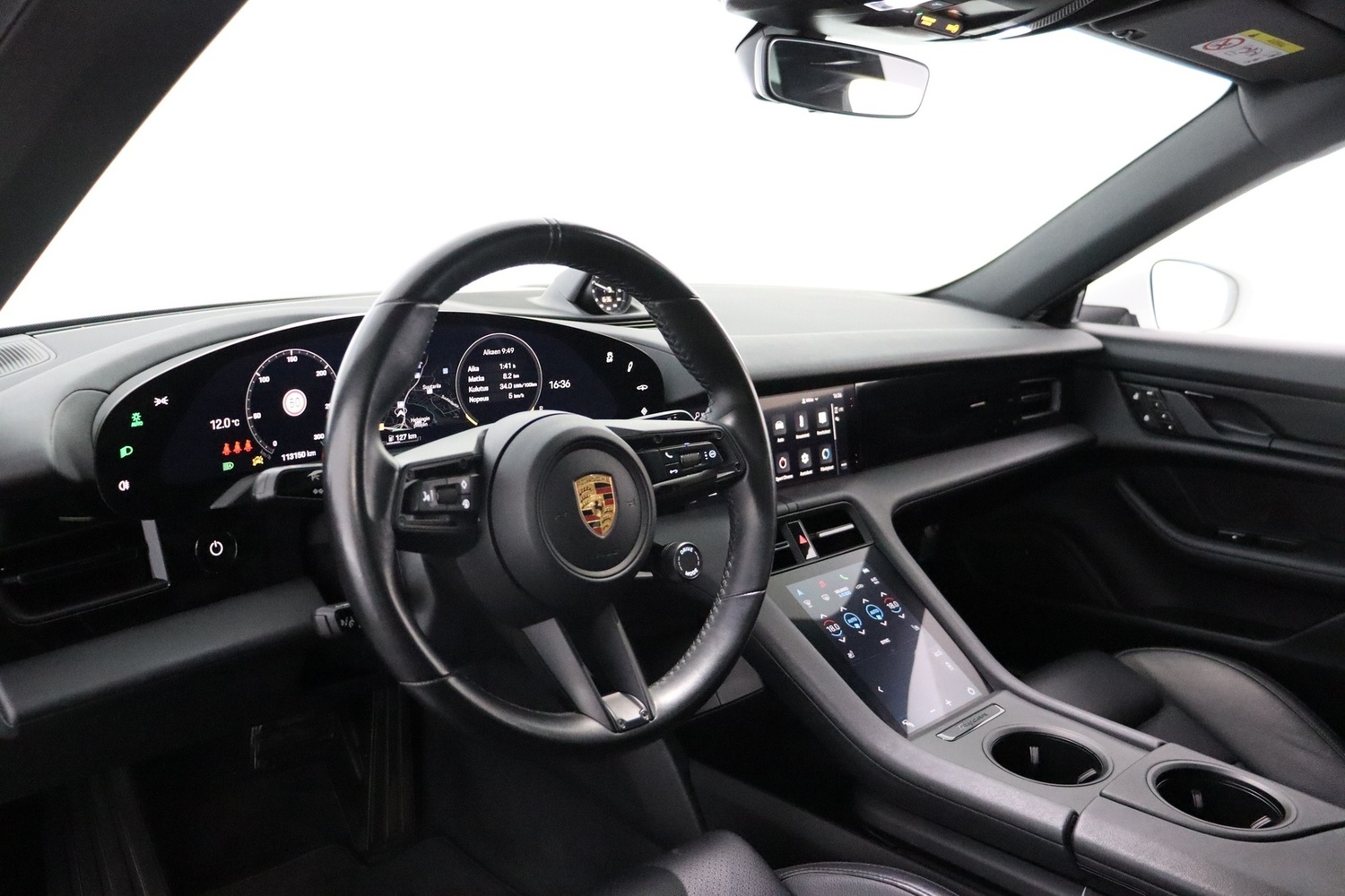 Porsche Taycan vaihtoauto
