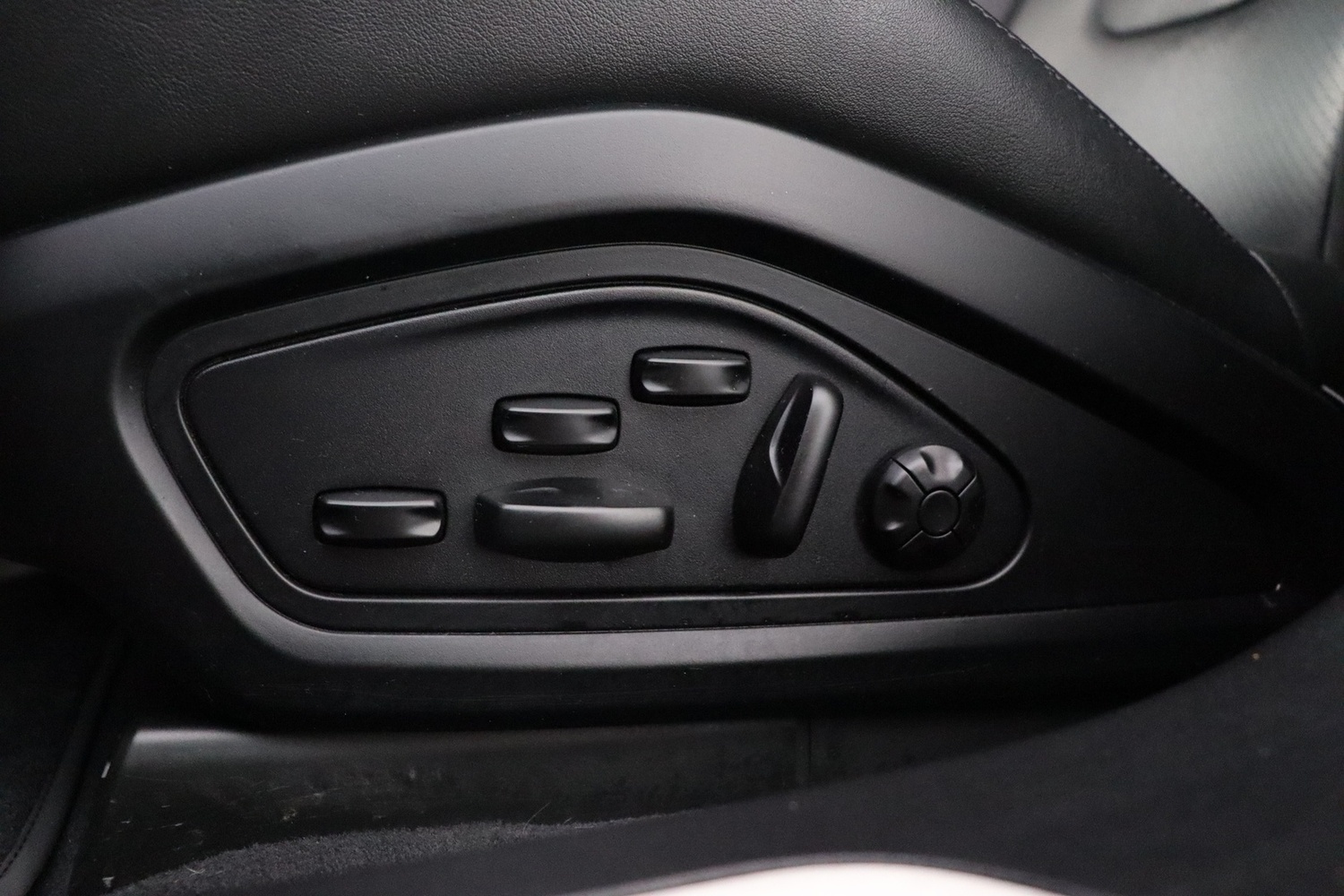 Porsche Taycan vaihtoauto