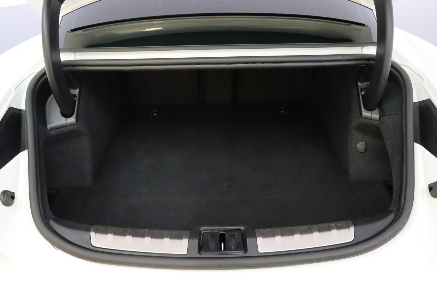 Porsche Taycan vaihtoauto