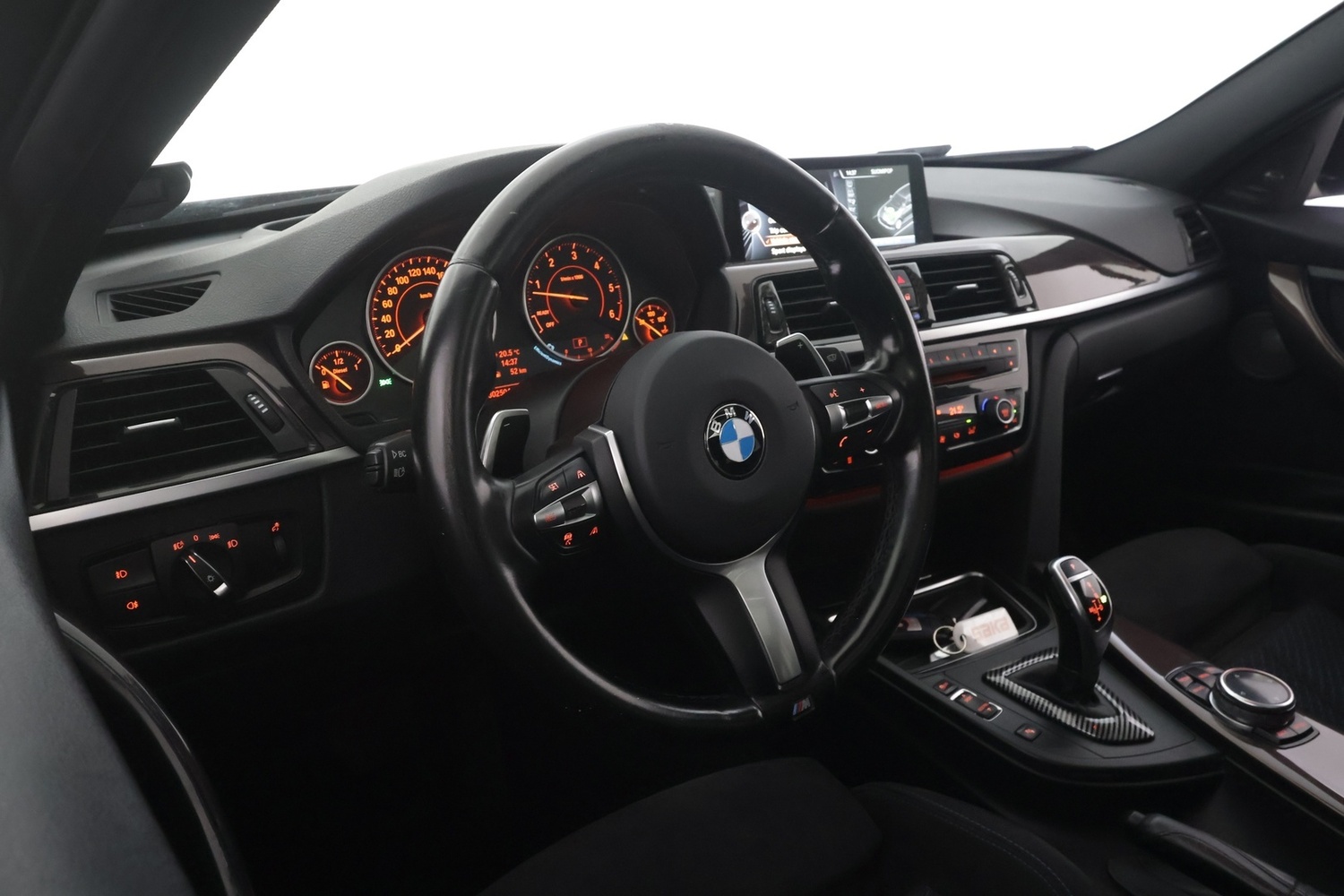 BMW 330 vaihtoauto
