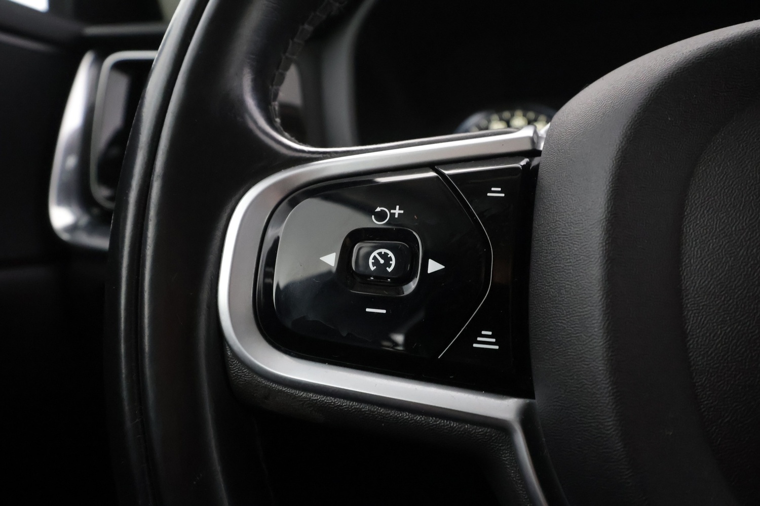 Volvo V60 Cross Country vaihtoauto