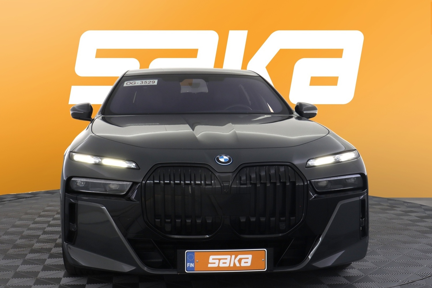 BMW i7 vaihtoauto