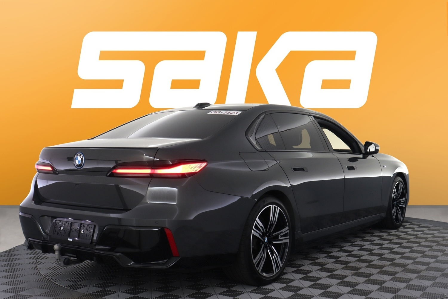 BMW i7 vaihtoauto