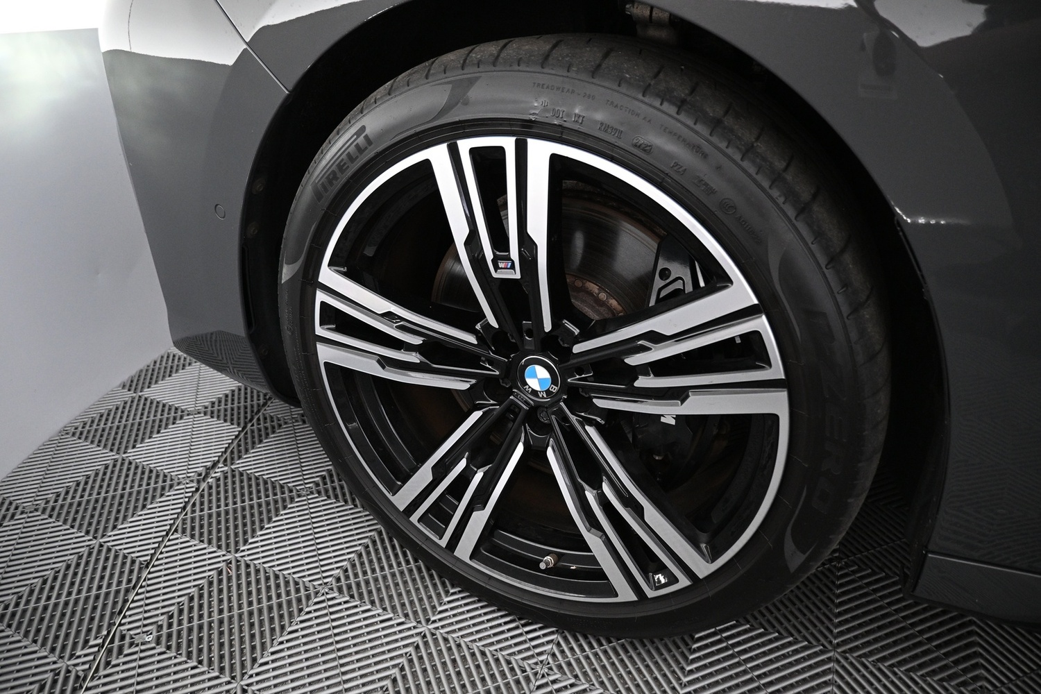 BMW i7 vaihtoauto