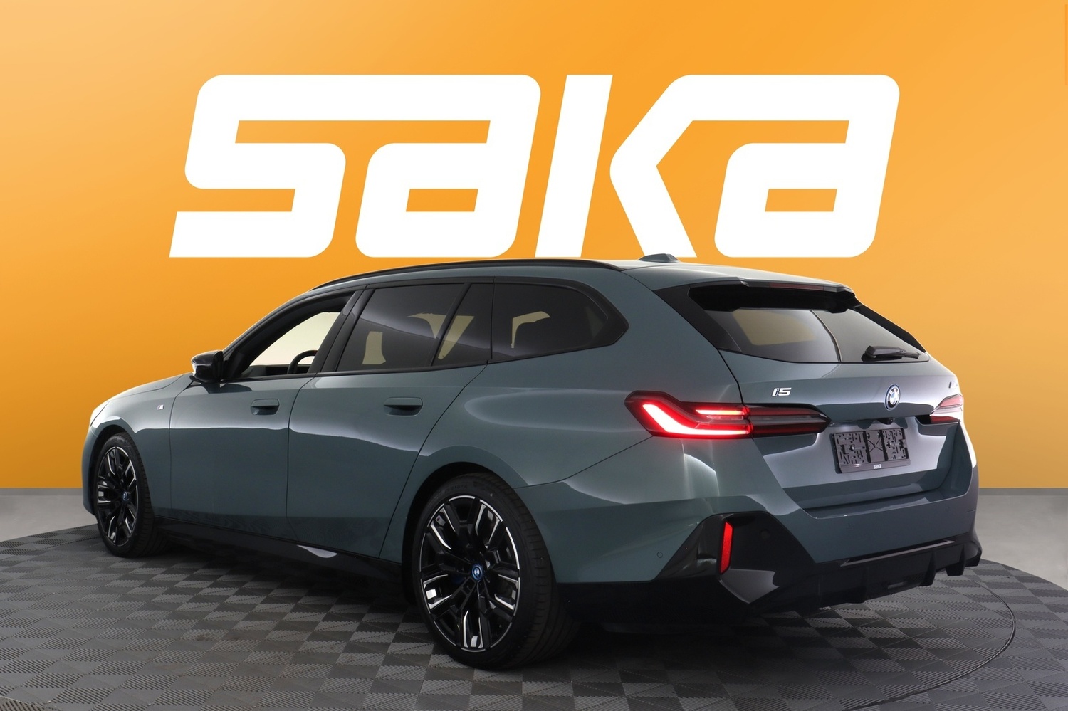 BMW i5 M60 vaihtoauto