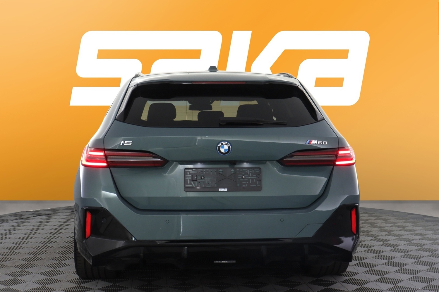BMW i5 M60 vaihtoauto