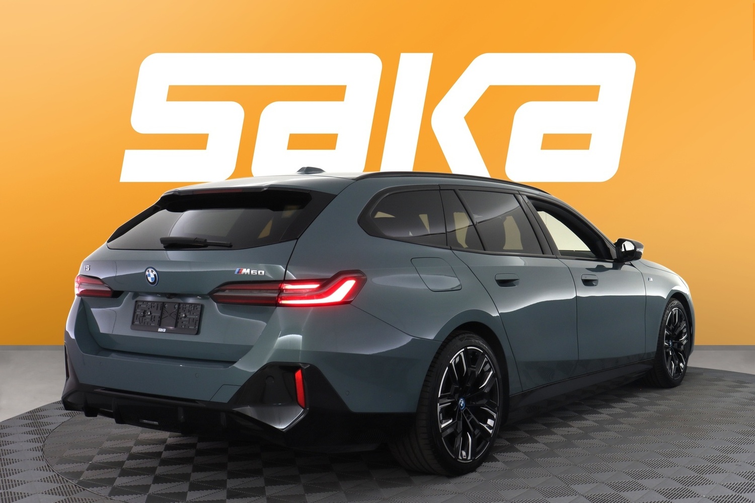 BMW i5 M60 vaihtoauto