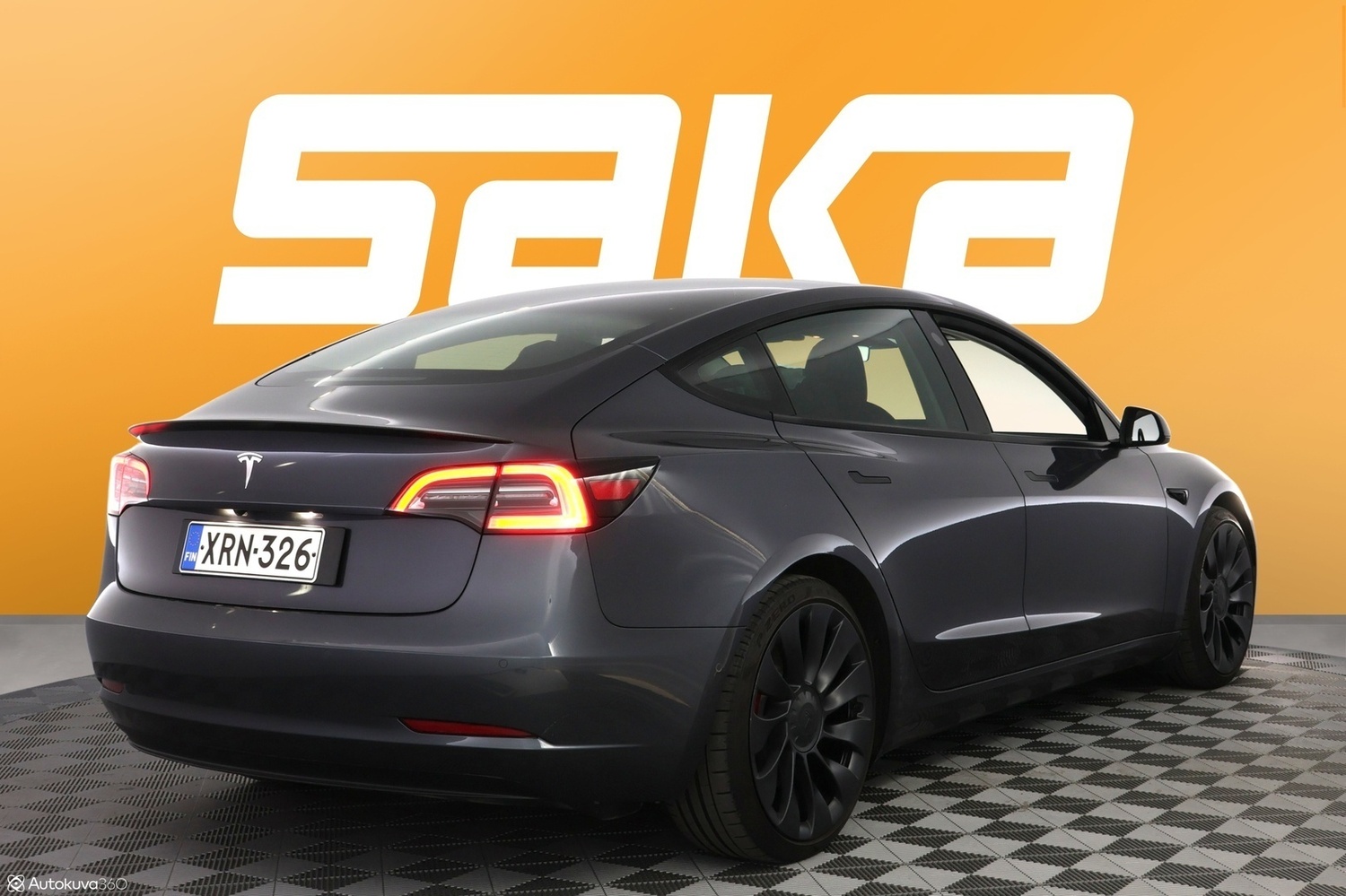 Tesla Model 3 vaihtoauto