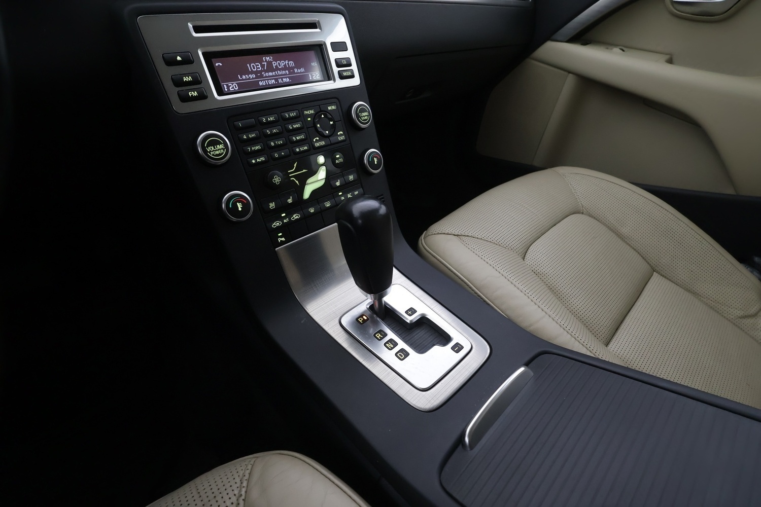 Volvo V70 vaihtoauto