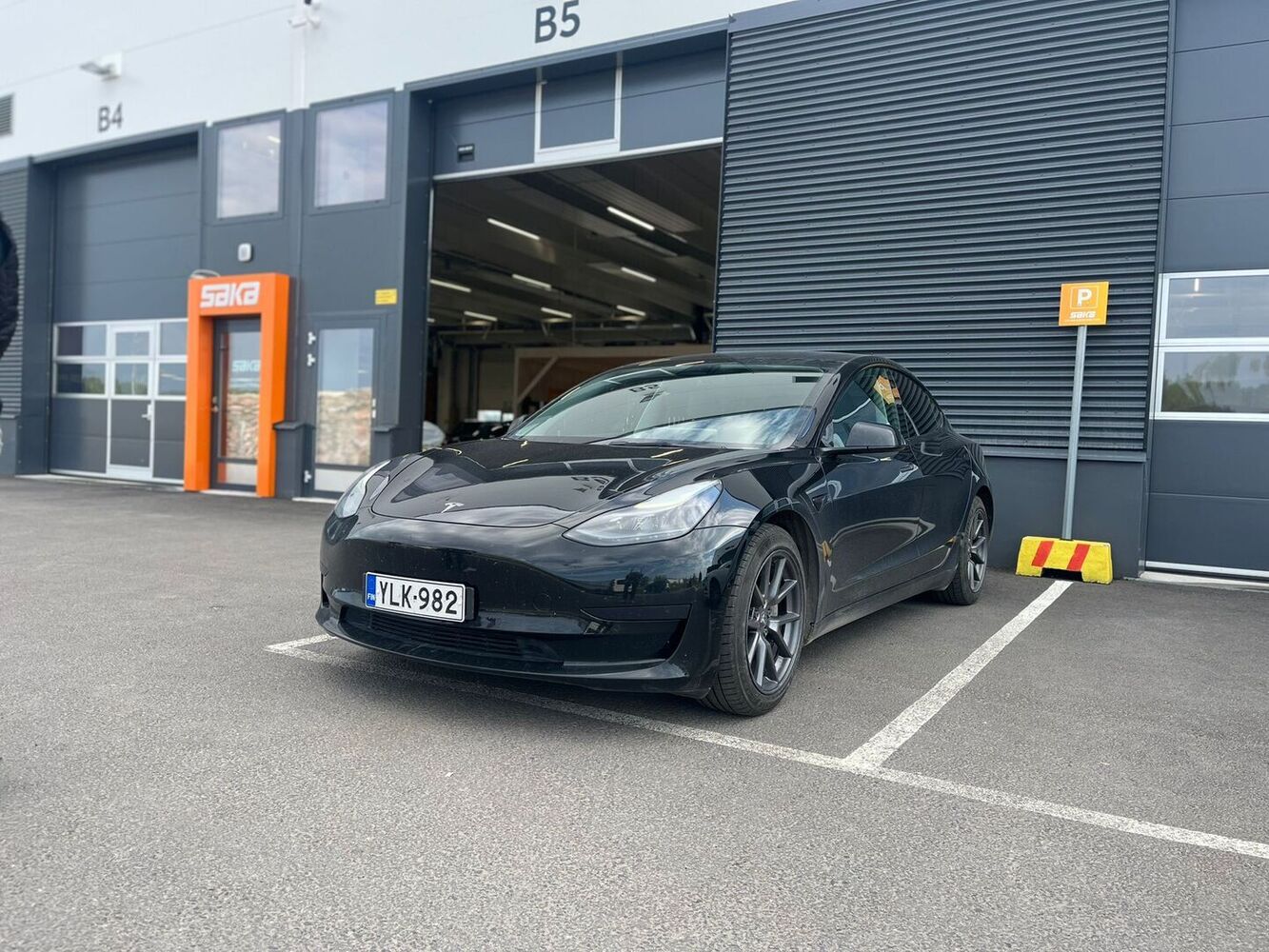 Tesla Model 3 vaihtoauto