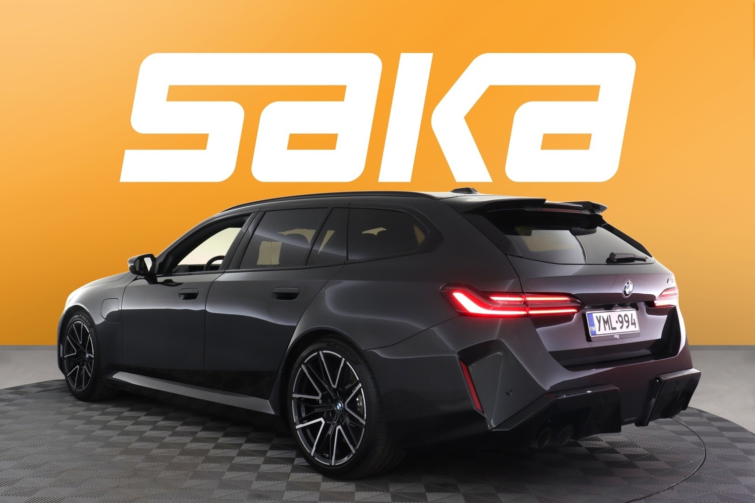 BMW M5 vaihtoauto