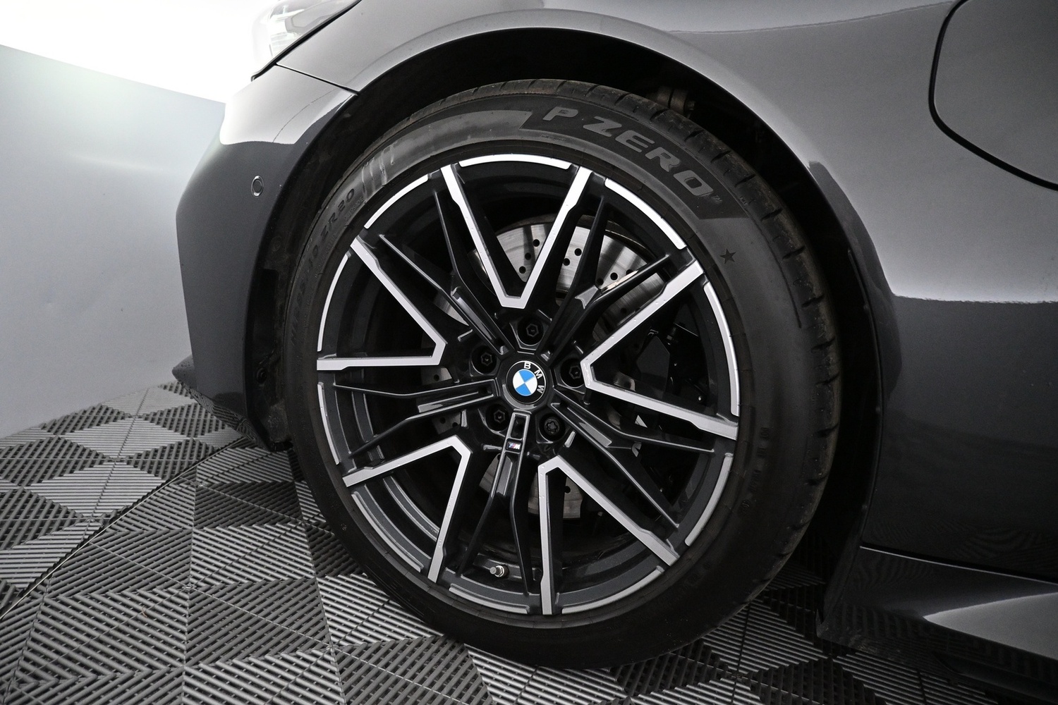 BMW M5 vaihtoauto