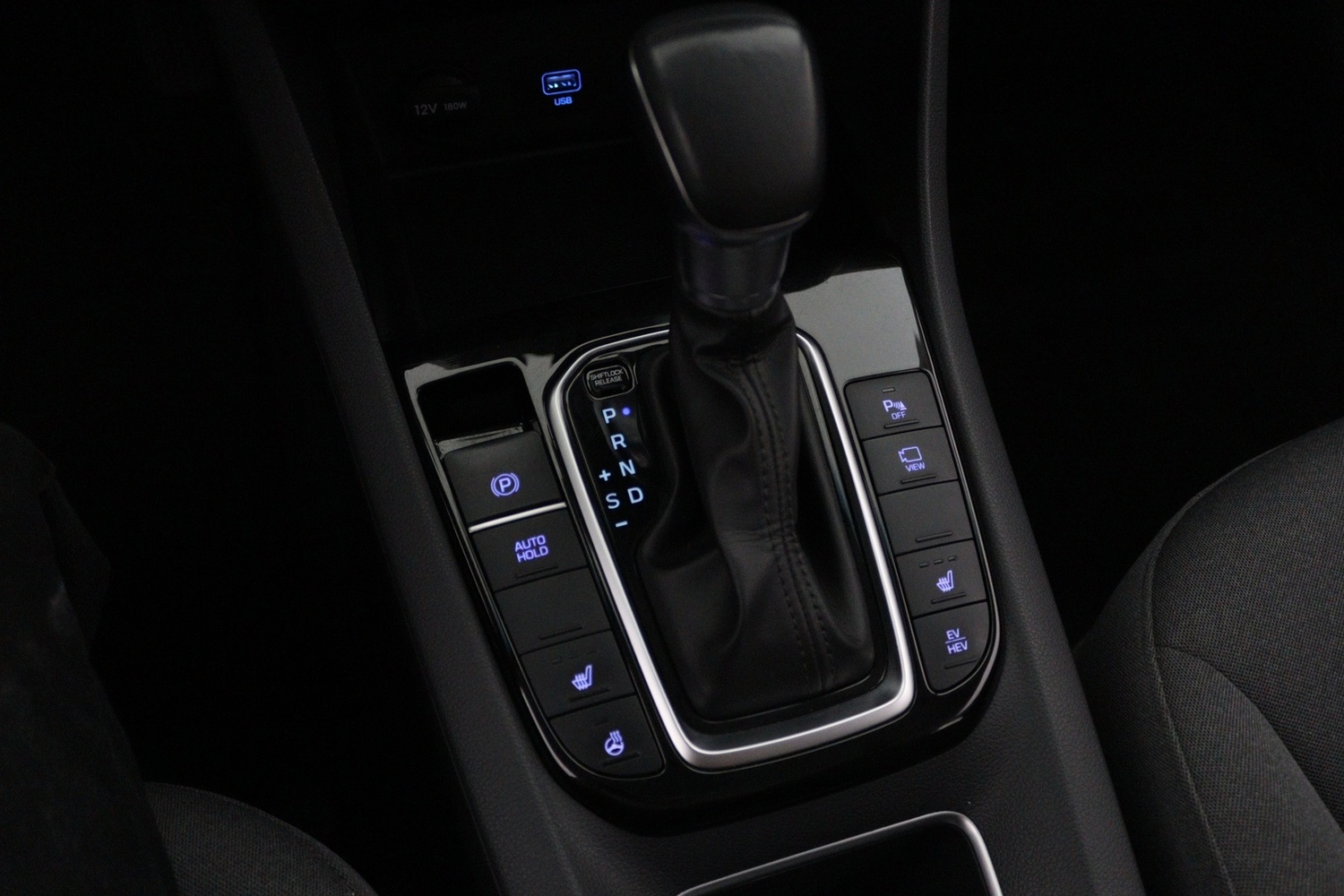 Hyundai IONIQ plug-in vaihtoauto
