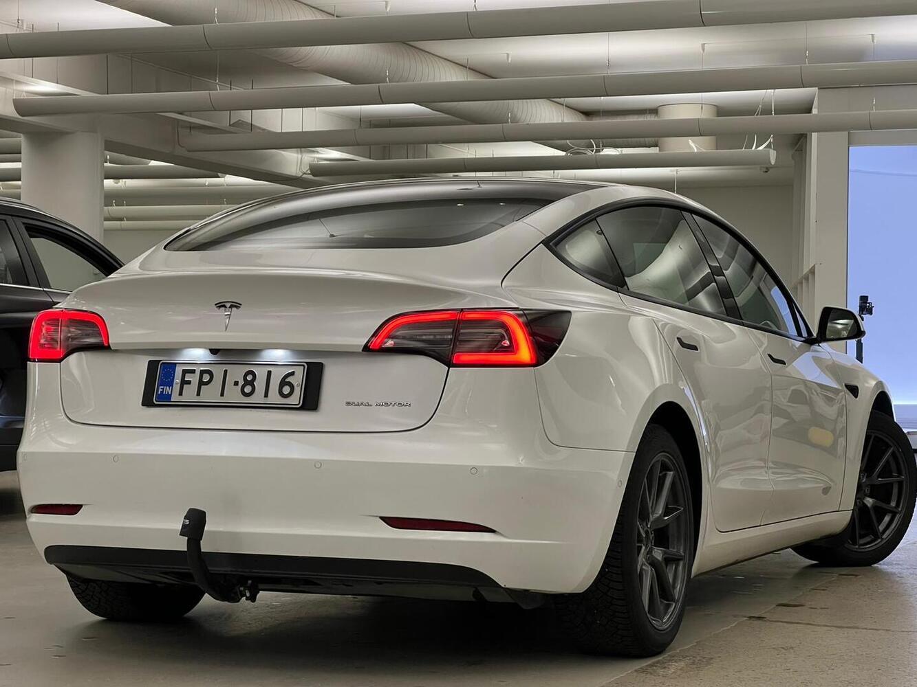 Tesla Model 3 vaihtoauto