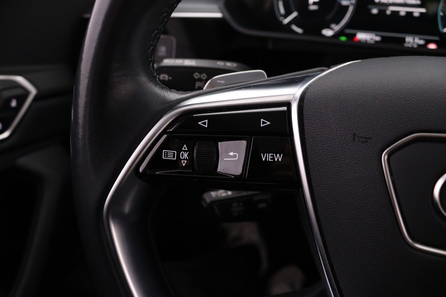 Audi Q8 e-tron vaihtoauto