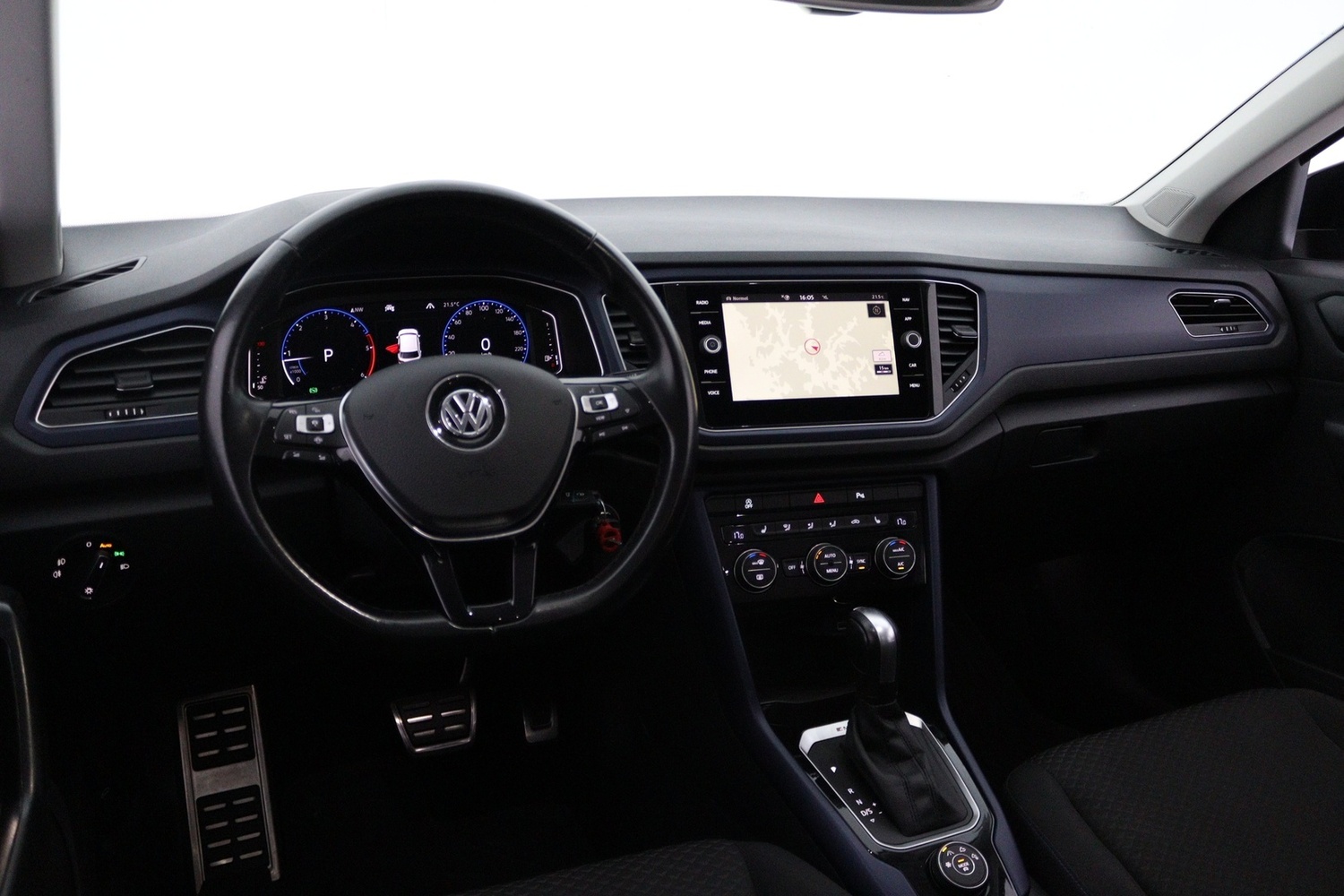 Volkswagen T-Roc vaihtoauto