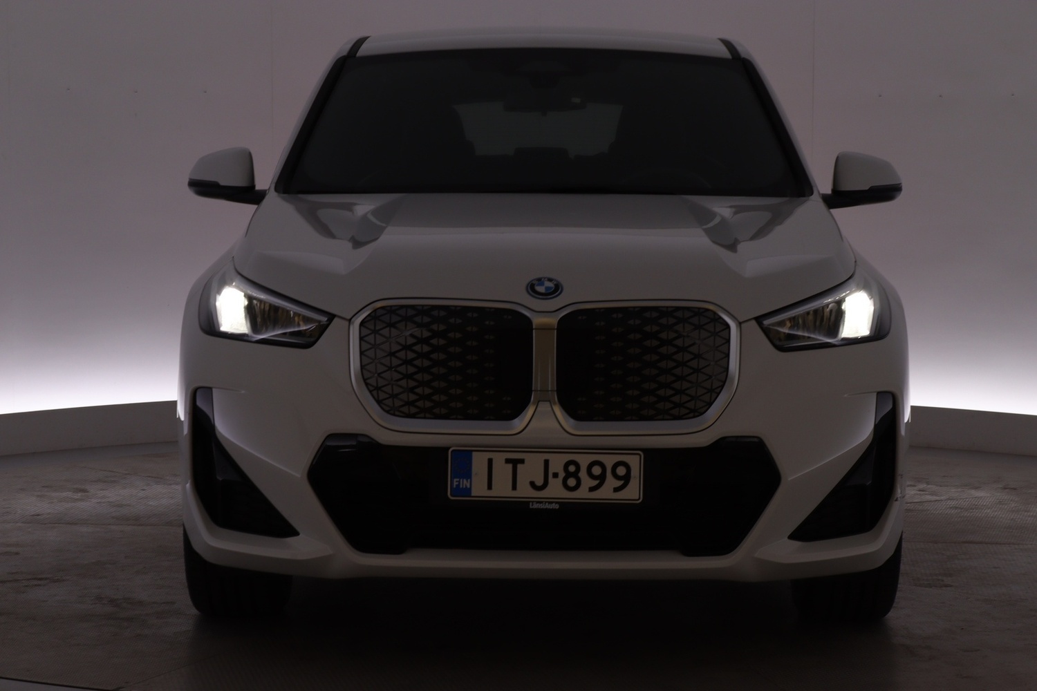 BMW iX1 vaihtoauto