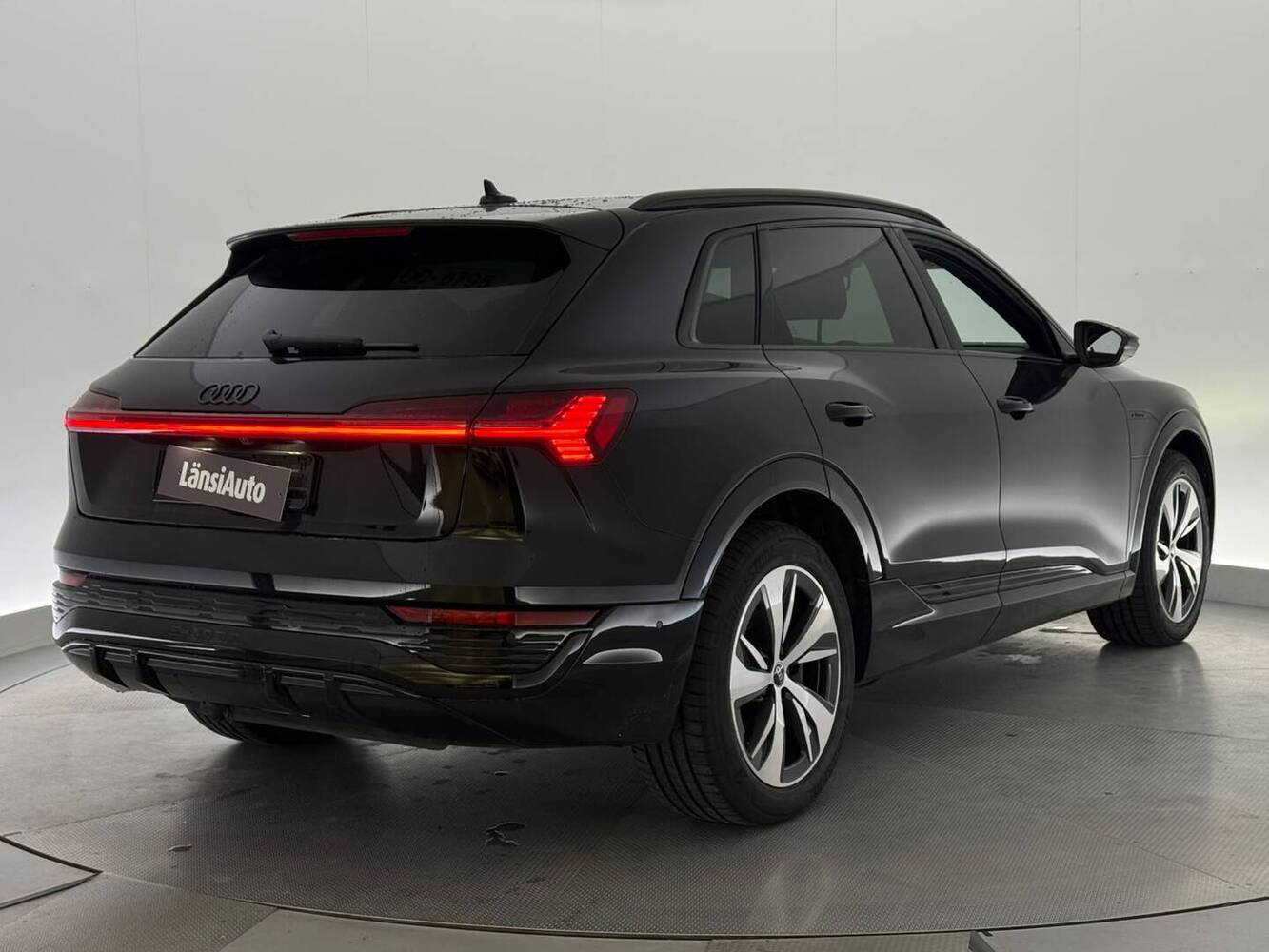 Audi Q8 e-tron vaihtoauto