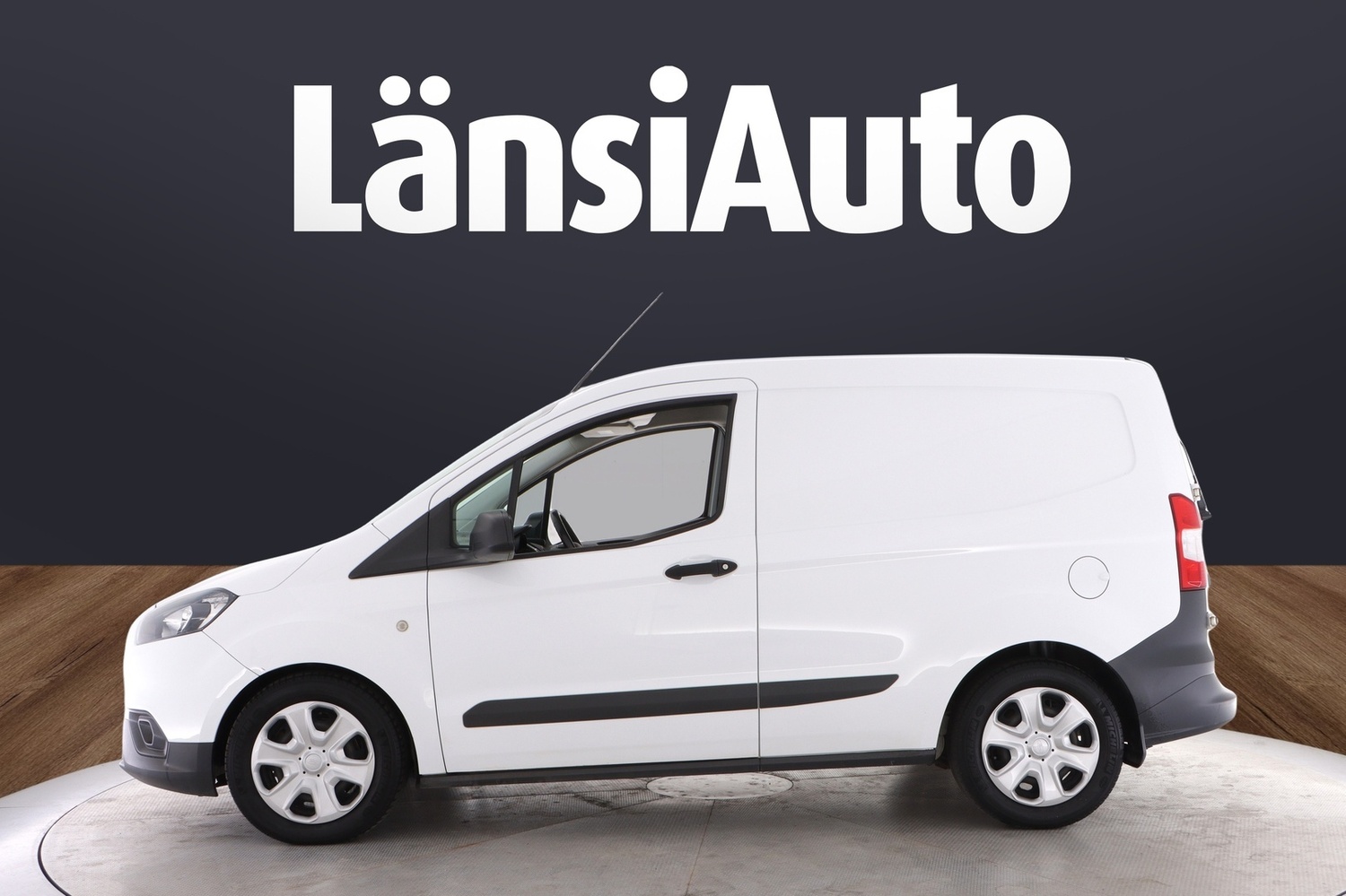 Ford Transit Courier vaihtoauto