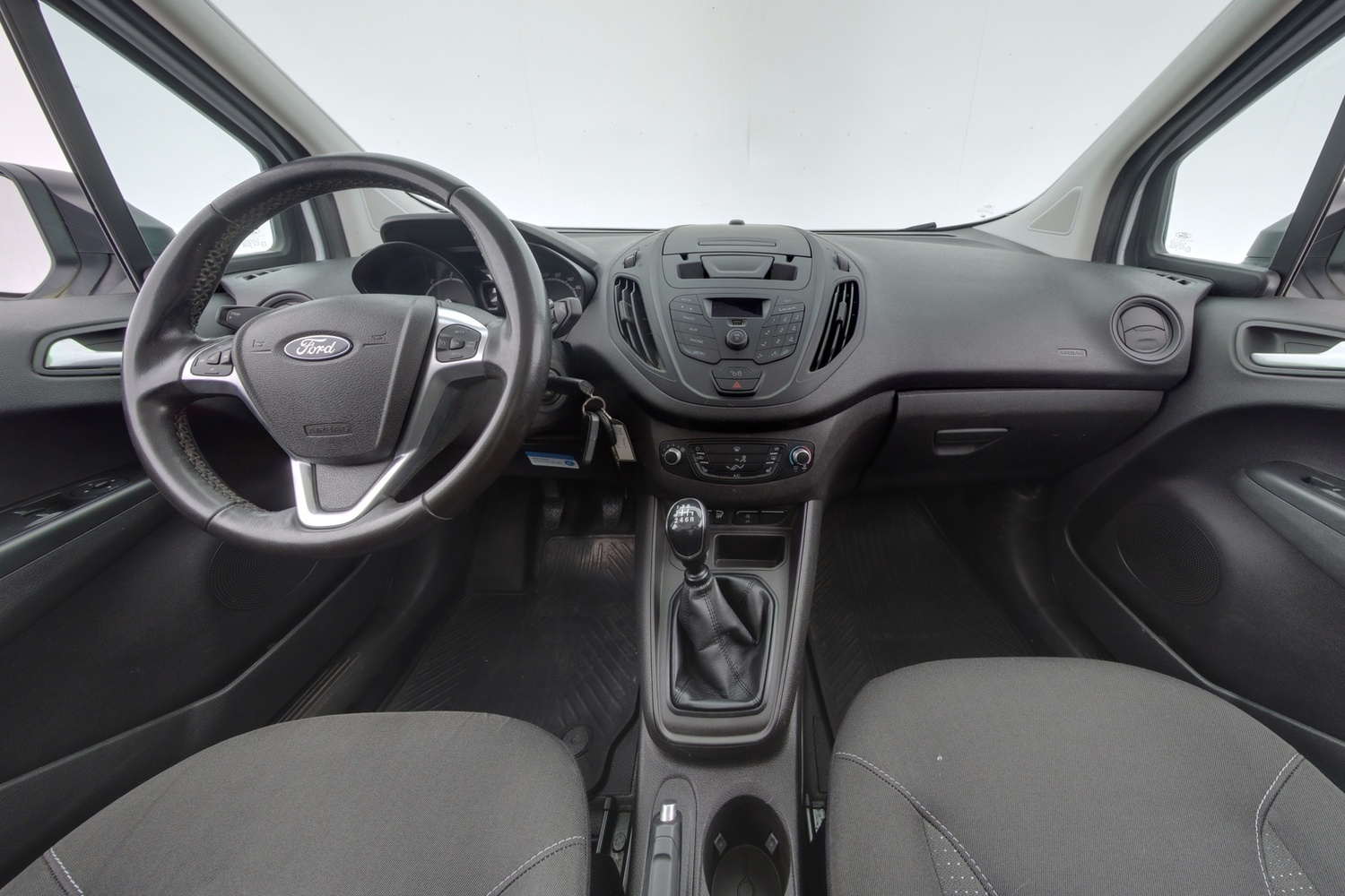 Ford Transit Courier vaihtoauto