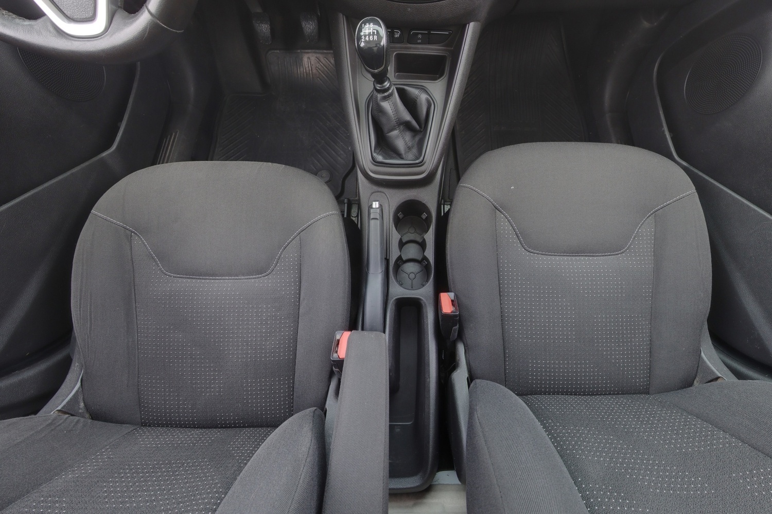 Ford Transit Courier vaihtoauto