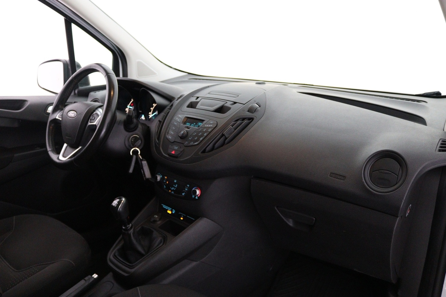 Ford Transit Courier vaihtoauto