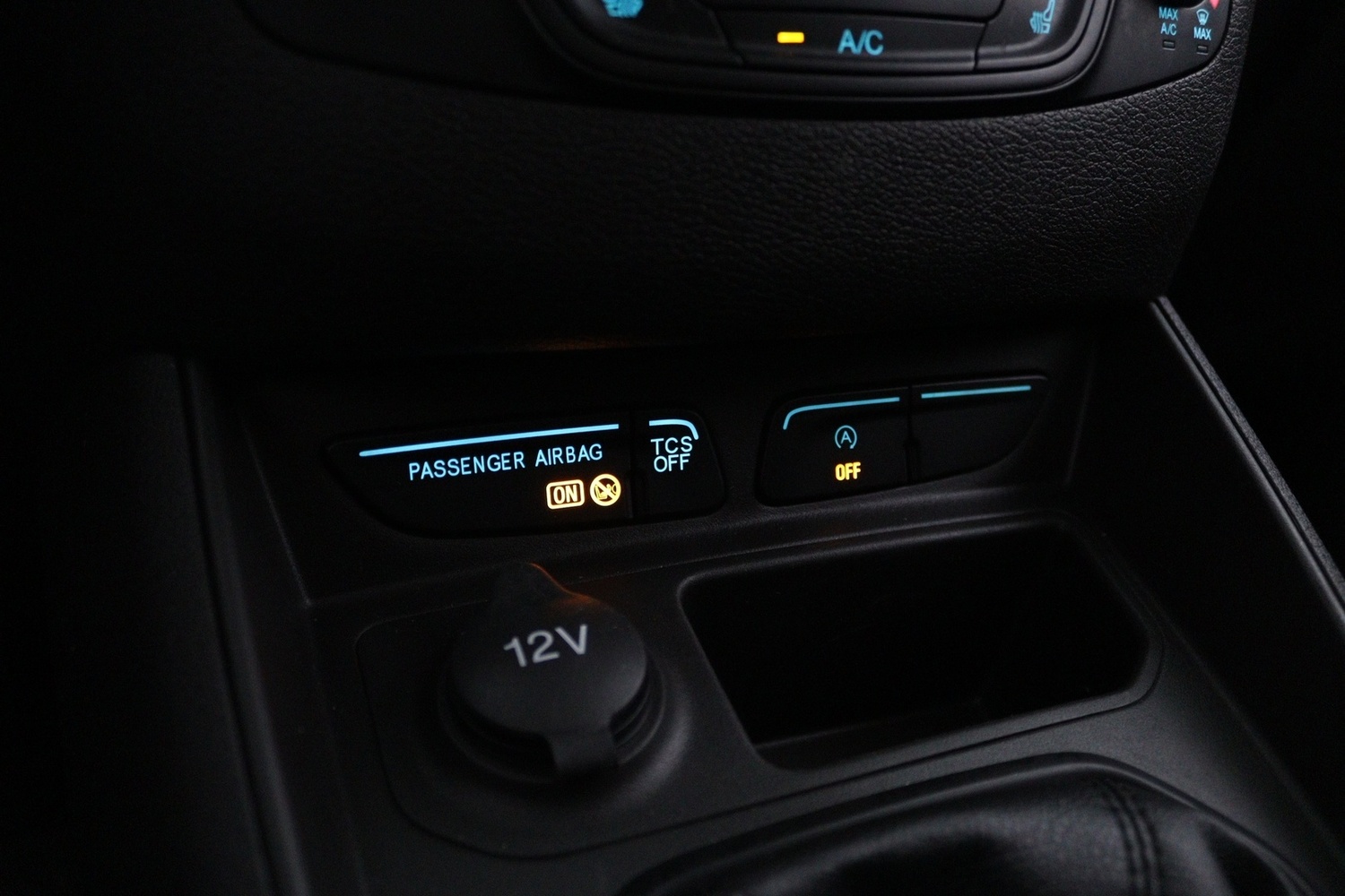 Ford Transit Courier vaihtoauto