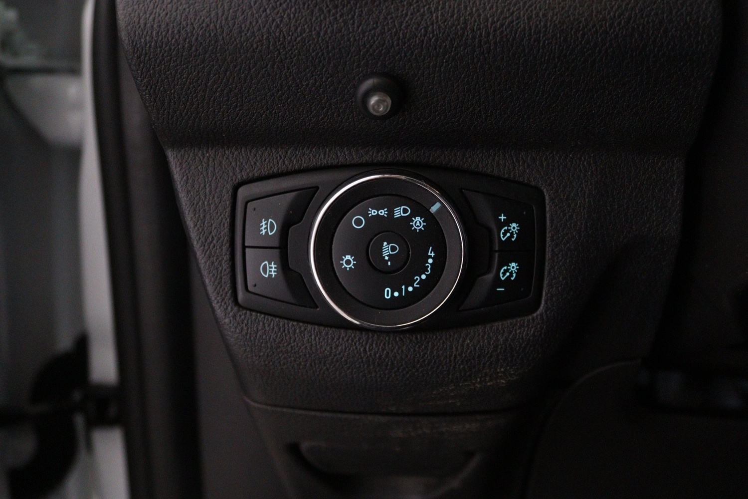 Ford Transit Courier vaihtoauto