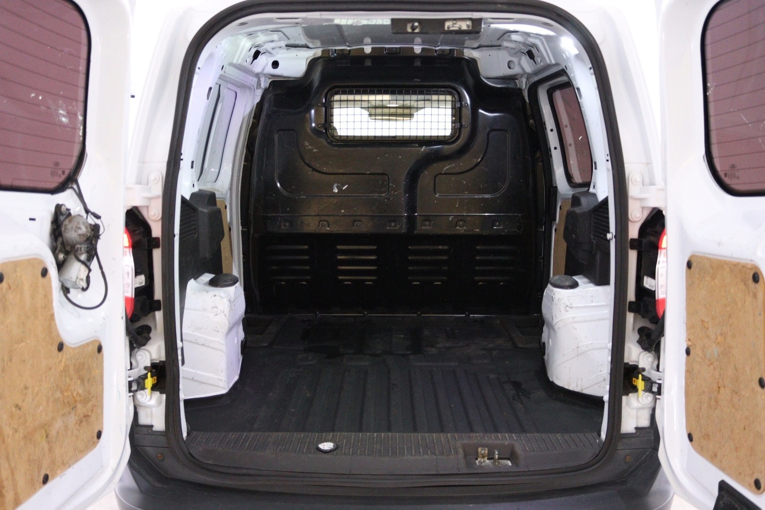 Ford Transit Courier vaihtoauto