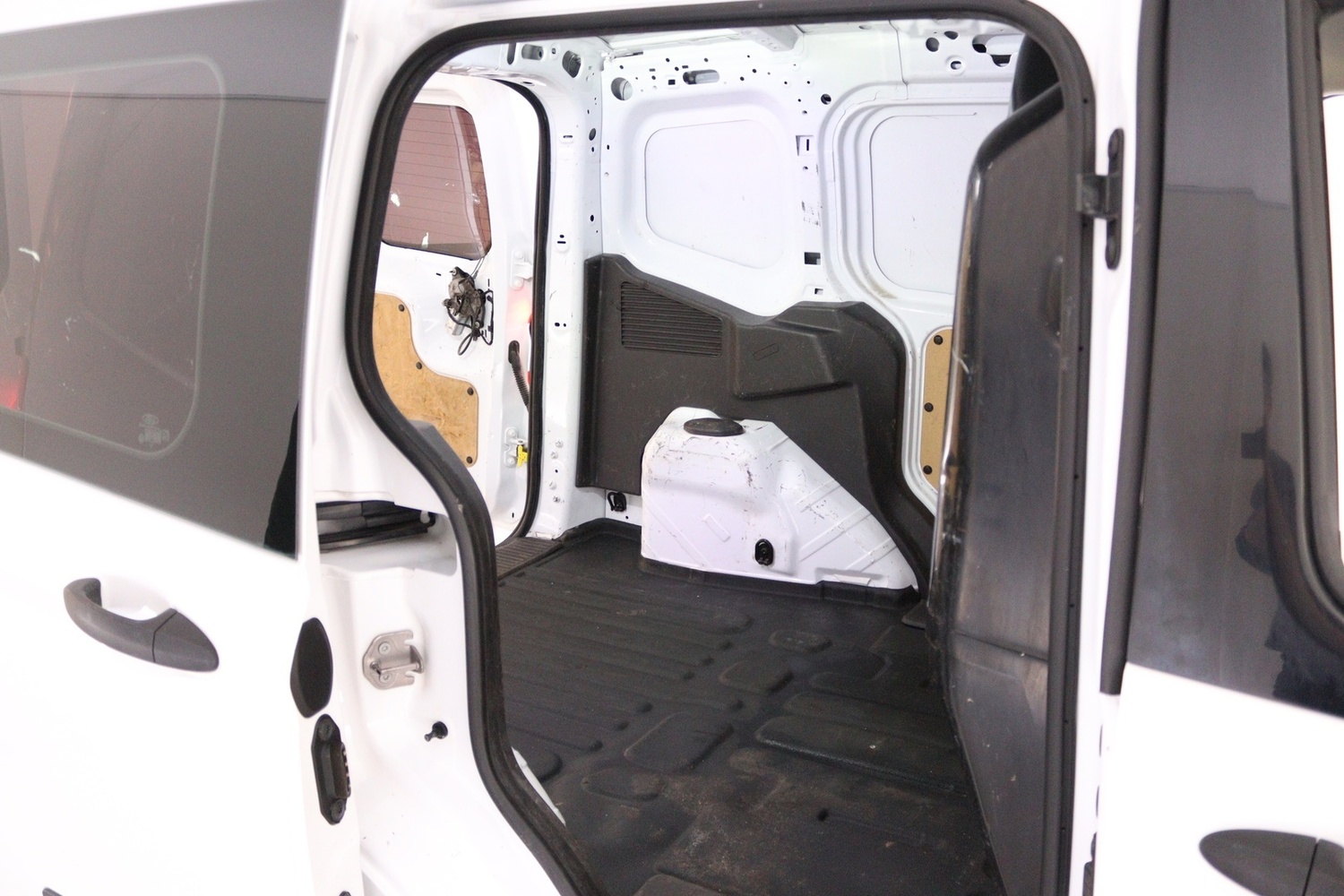 Ford Transit Courier vaihtoauto