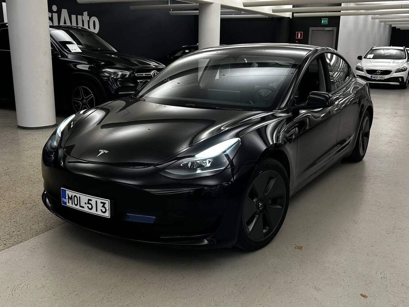 Tesla Model 3 vaihtoauto