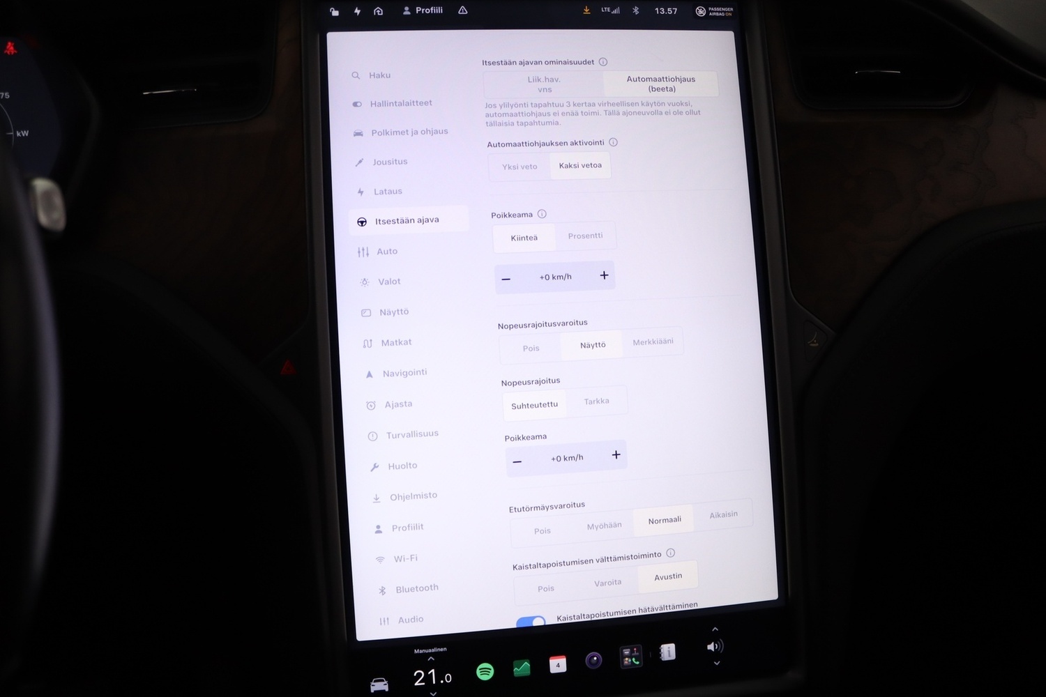 Tesla Model X vaihtoauto