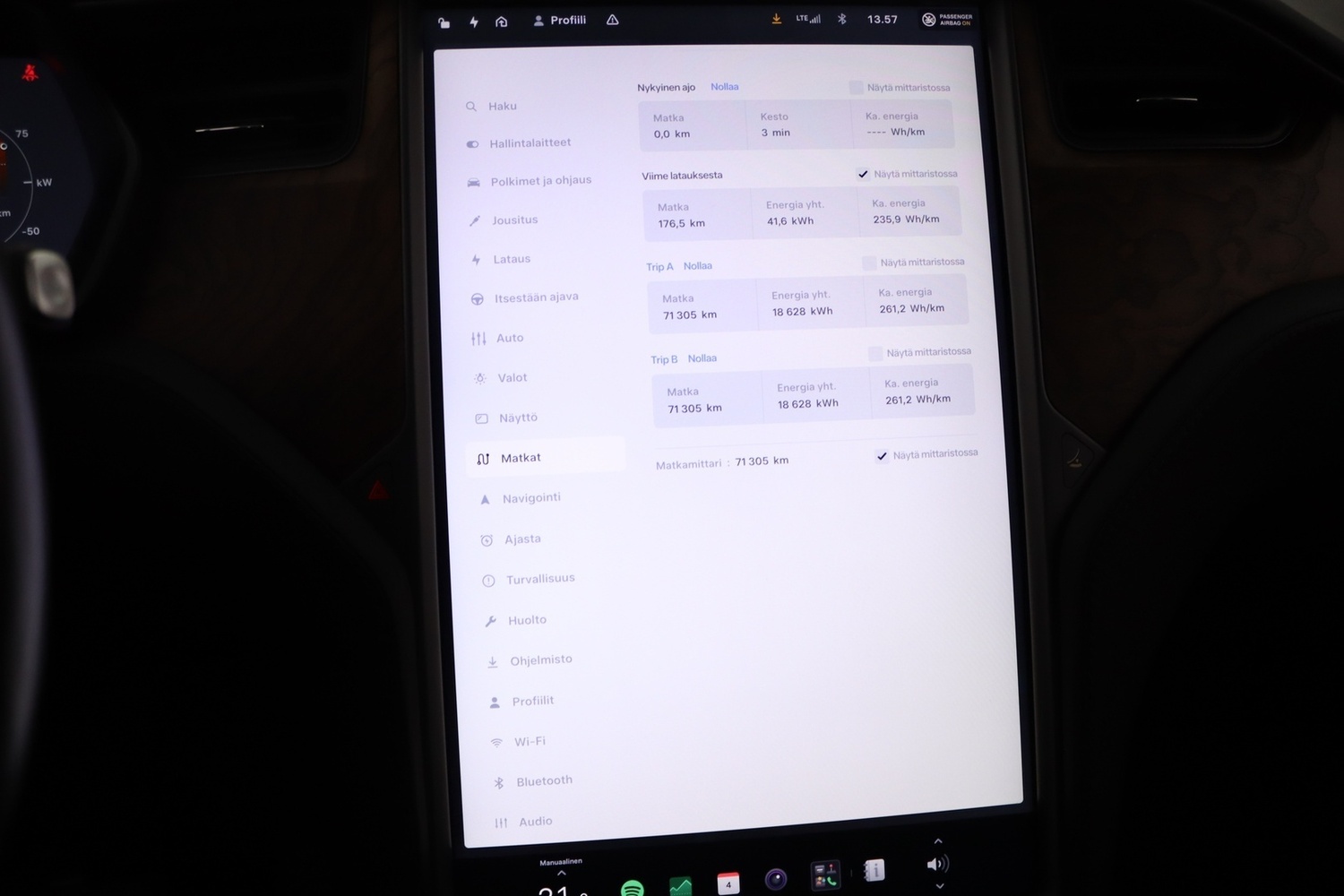 Tesla Model X vaihtoauto