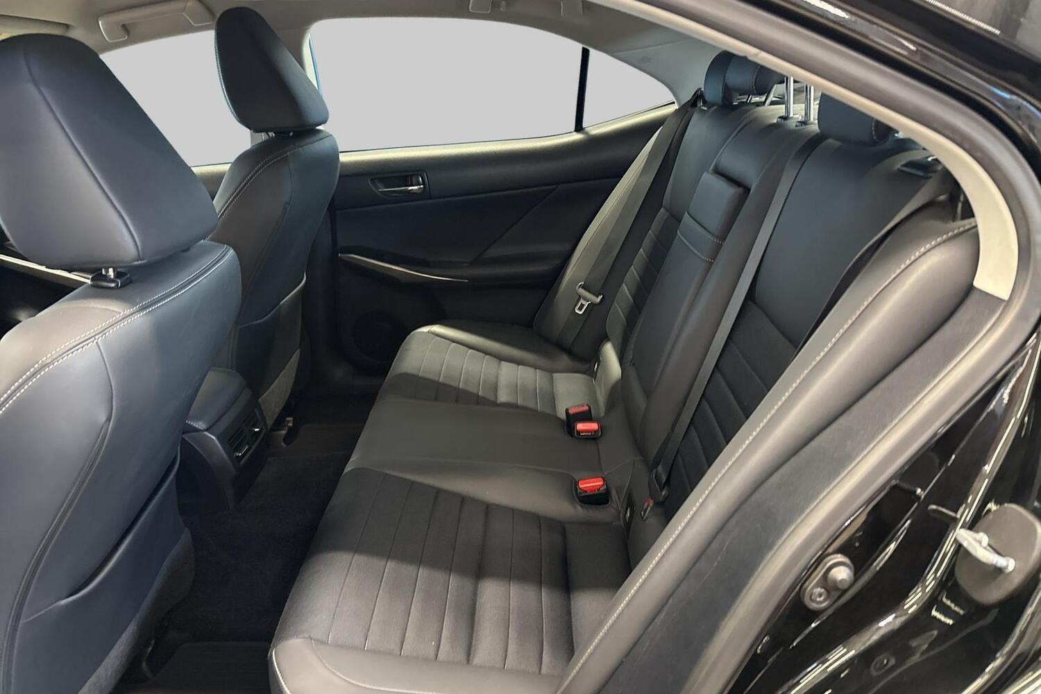 Lexus IS vaihtoauto