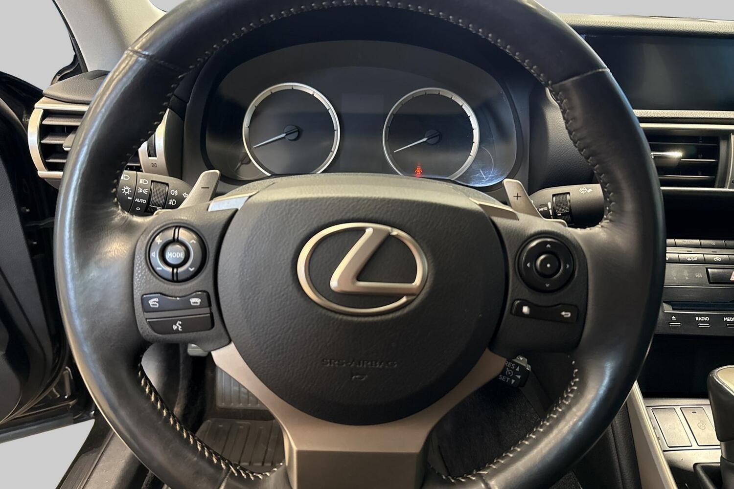 Lexus IS vaihtoauto