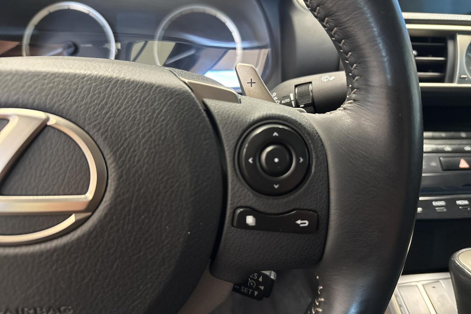 Lexus IS vaihtoauto