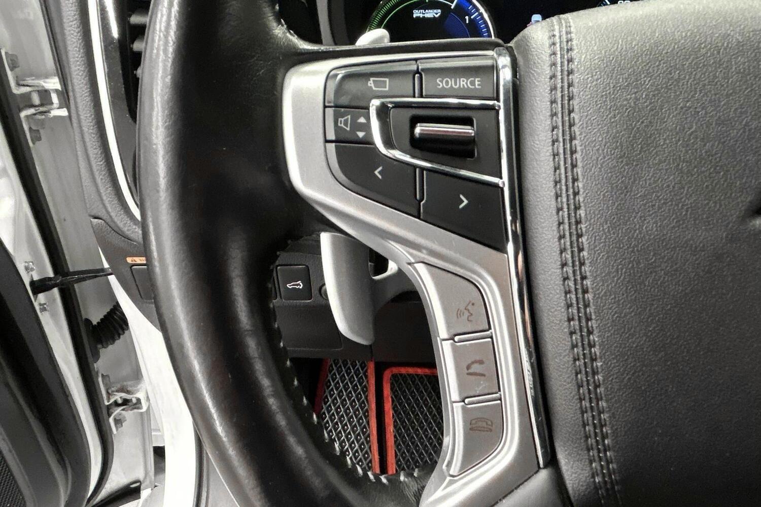 Mitsubishi Outlander PHEV vaihtoauto