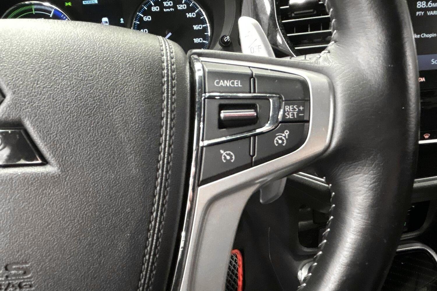 Mitsubishi Outlander PHEV vaihtoauto