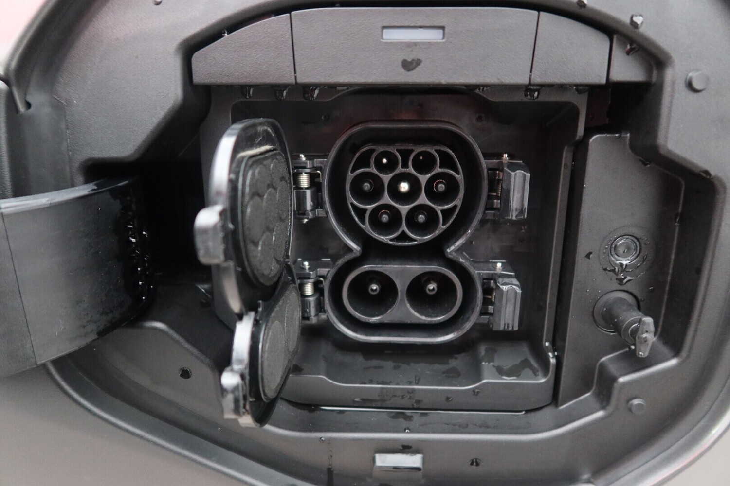 Toyota bZ4X vaihtoauto