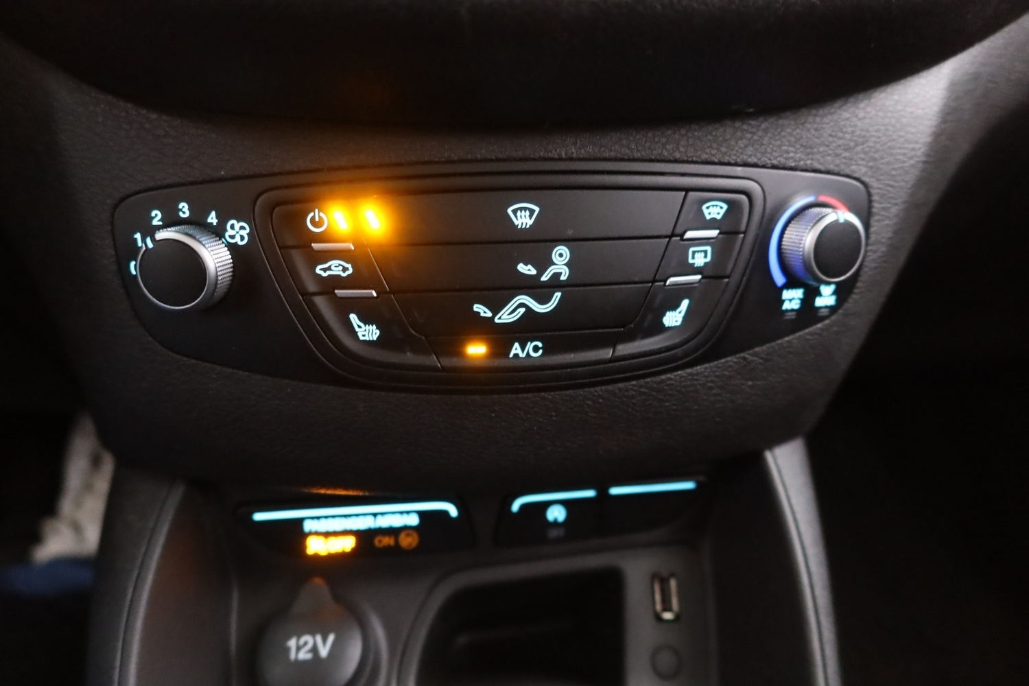 Ford Transit Courier vaihtoauto