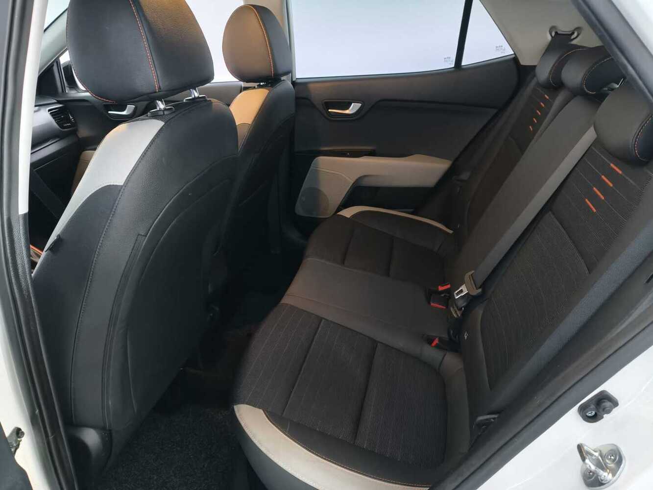 Kia Stonic vaihtoauto