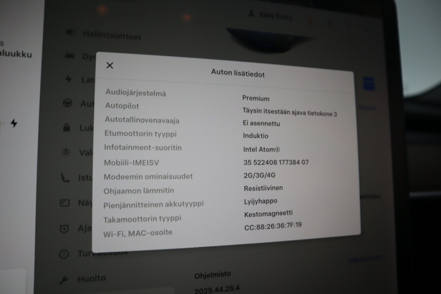 Tesla Model 3 vaihtoauto