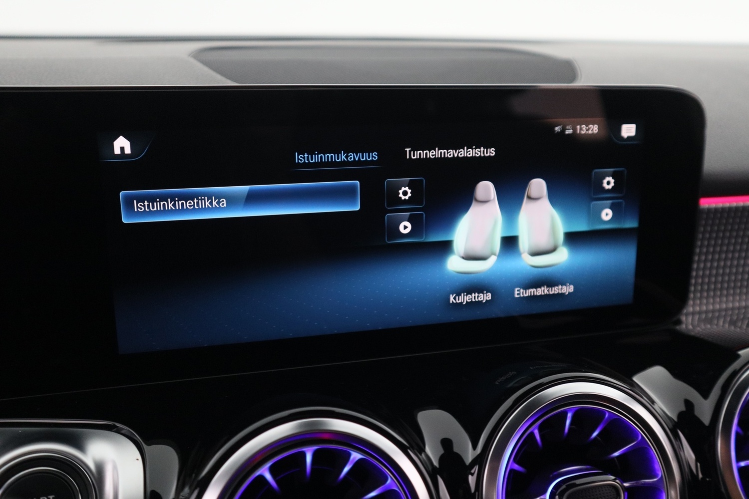 Mercedes-Benz EQB vaihtoauto