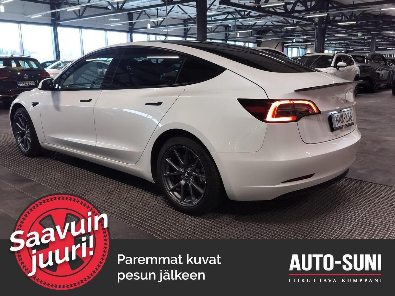 Tesla Model 3 vaihtoauto