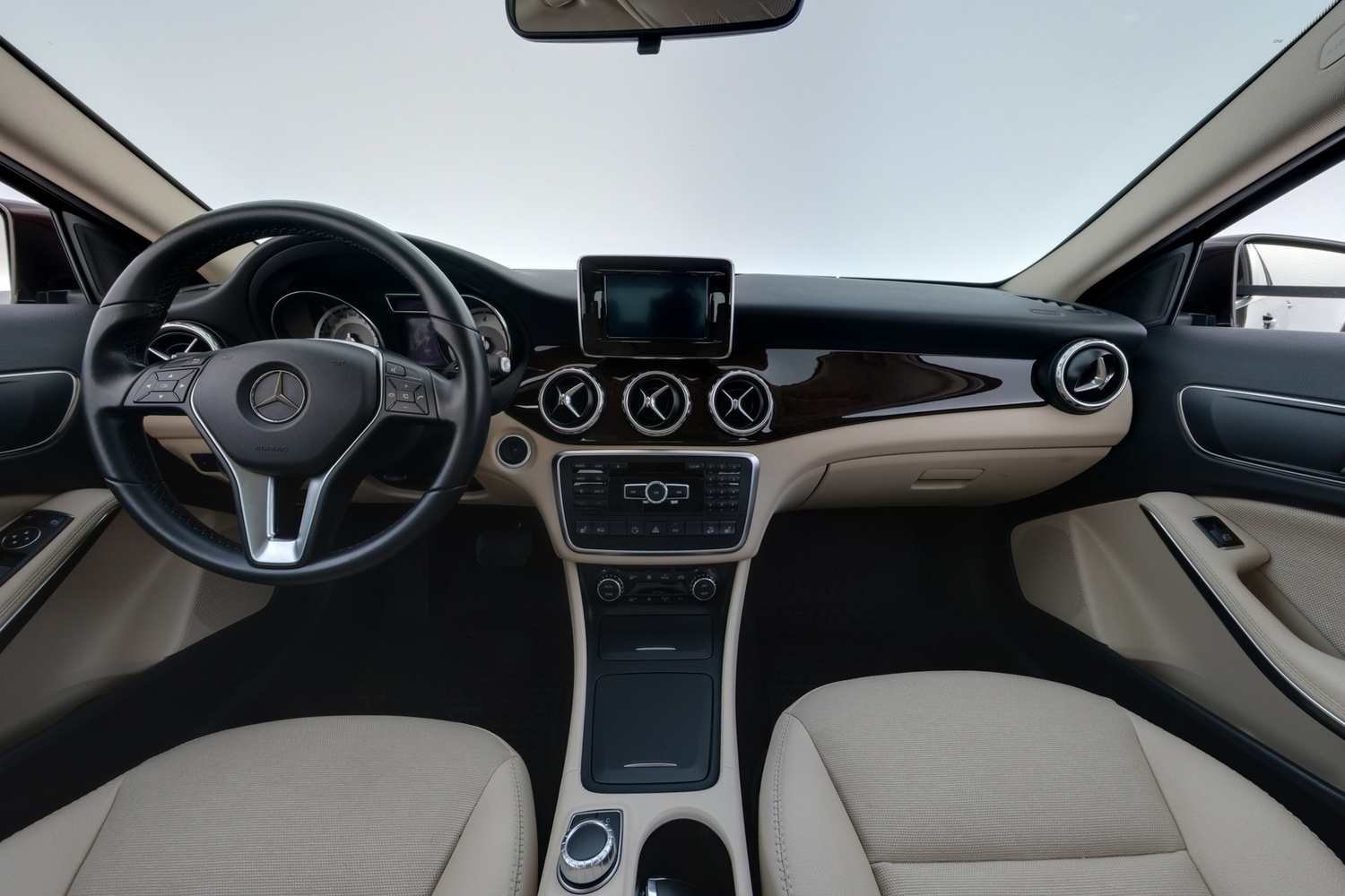 Mercedes-Benz GLA vaihtoauto