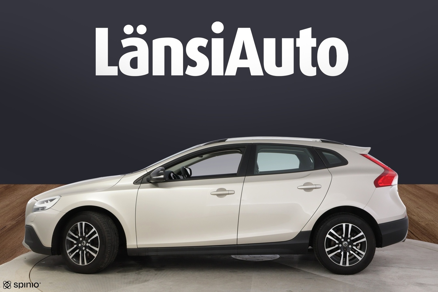 Volvo V40 Cross Country vaihtoauto